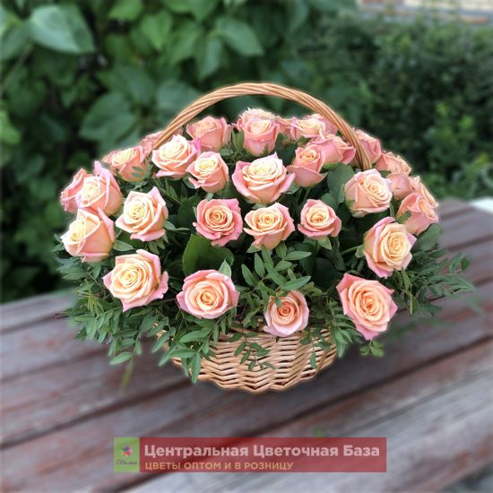 Корзина из 45 роз