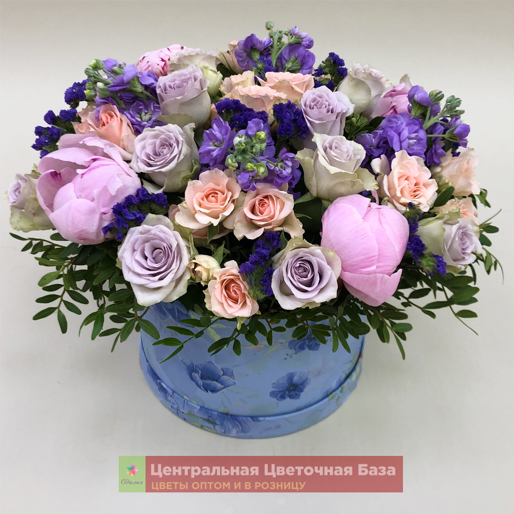 Купить Цветы в коробке Бескрайнее небо за 7 366 руб. в в Мытищах и МО! Доставка круглосуточно
