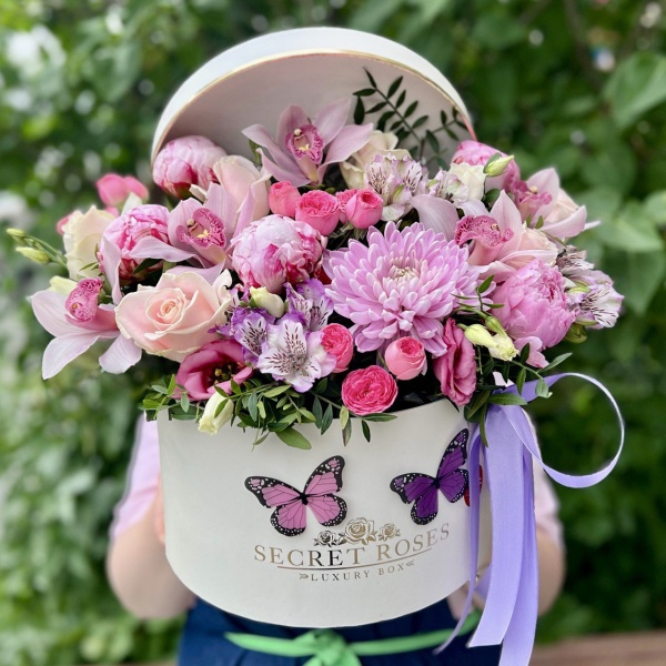 Цветы в коробке Манифест