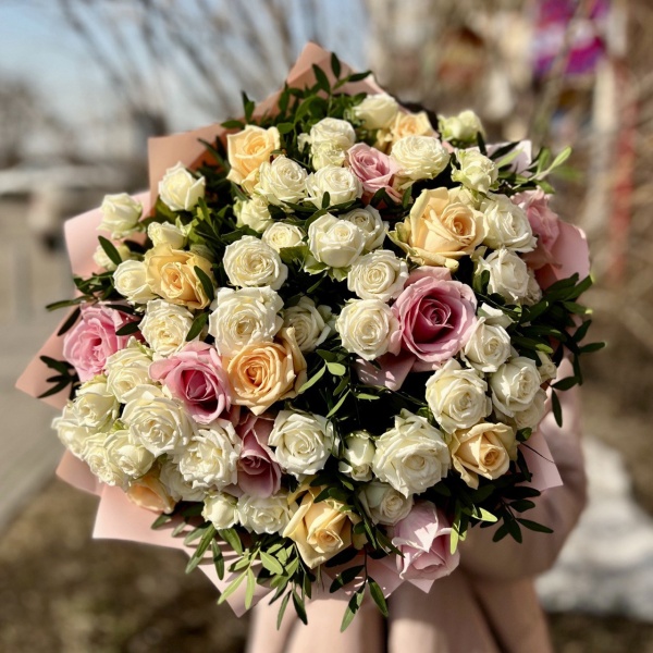 Купить Букет из роз Пыльца с доставкой по Мытищам
