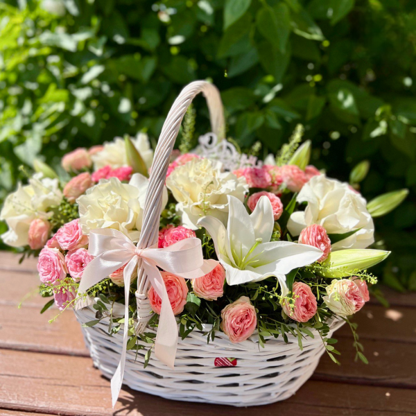 Цветы в корзине Костюмерная