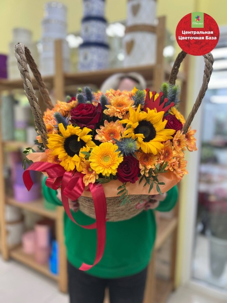 Цветы в корзине Золотой ручей