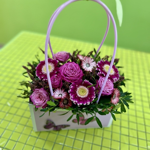 Цветы в сумке Аура