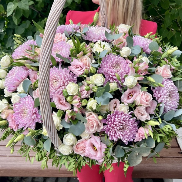 Цветы в корзине Милая улыбка