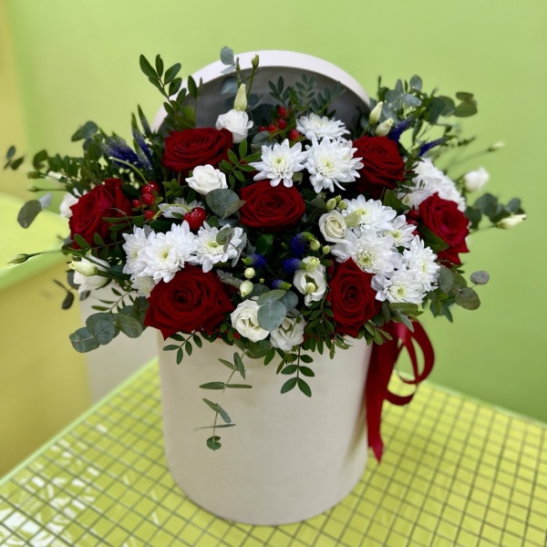 Цветы в коробке Батист