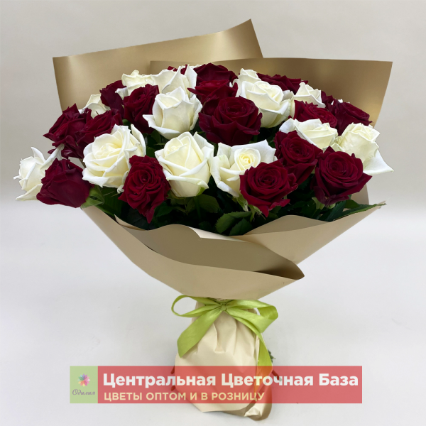Купить Букет из 45 роз 50 см с доставкой по Мытищам