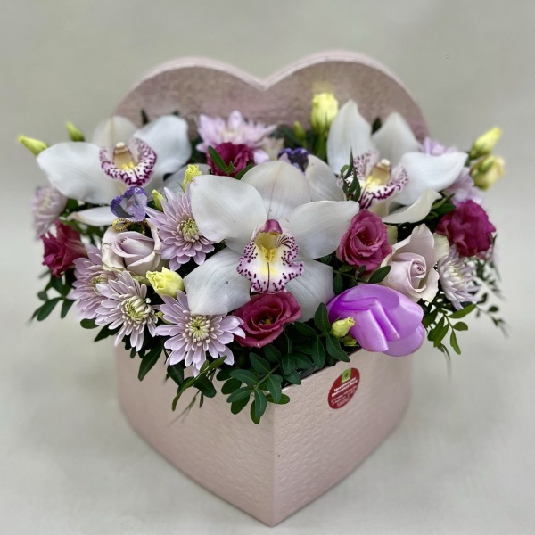 Цветы в коробке Эфир