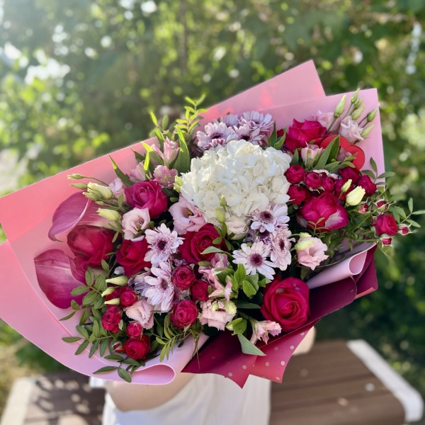 Букет Лепестки на мраморе