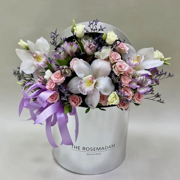 Цветы в коробке Искра