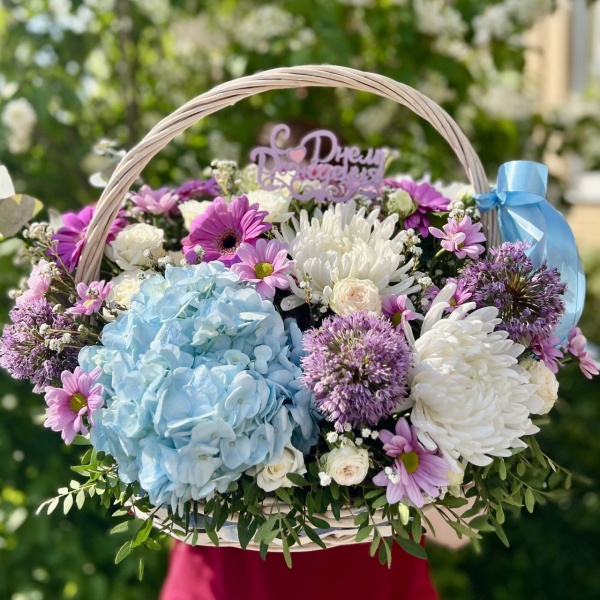 Цветы в корзине Невесомость