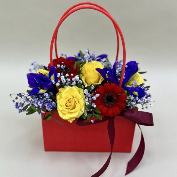 Цветы в сумке Божья коровка