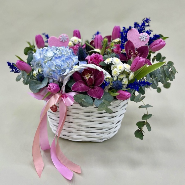 Цветы в корзине Родник 